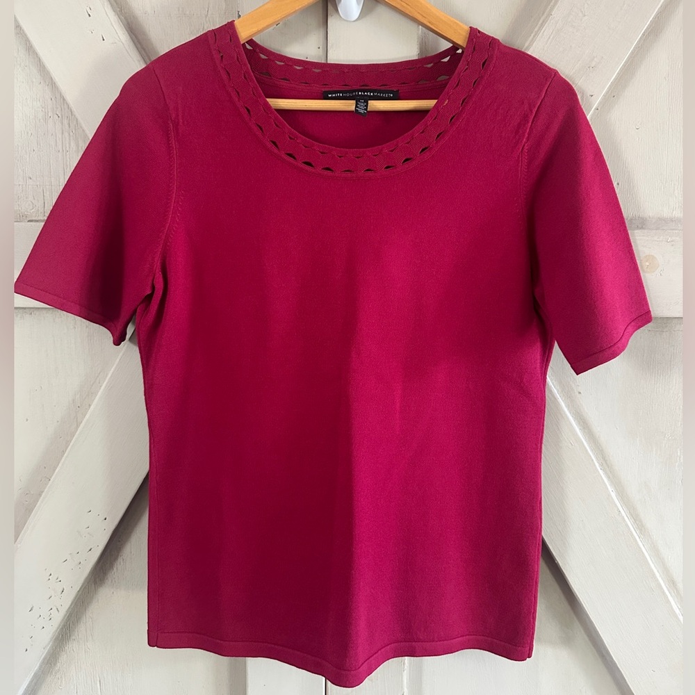 White House Black Market Red Top Medium Short Sleeve Crochet Neckline Fitted